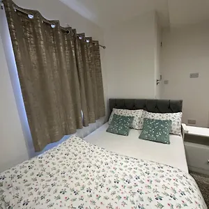 Smart Cosy/small Double In Oakridge Road Bromley London