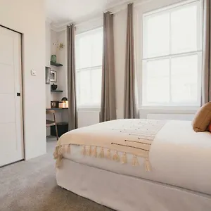 D8 - Shoreditch London